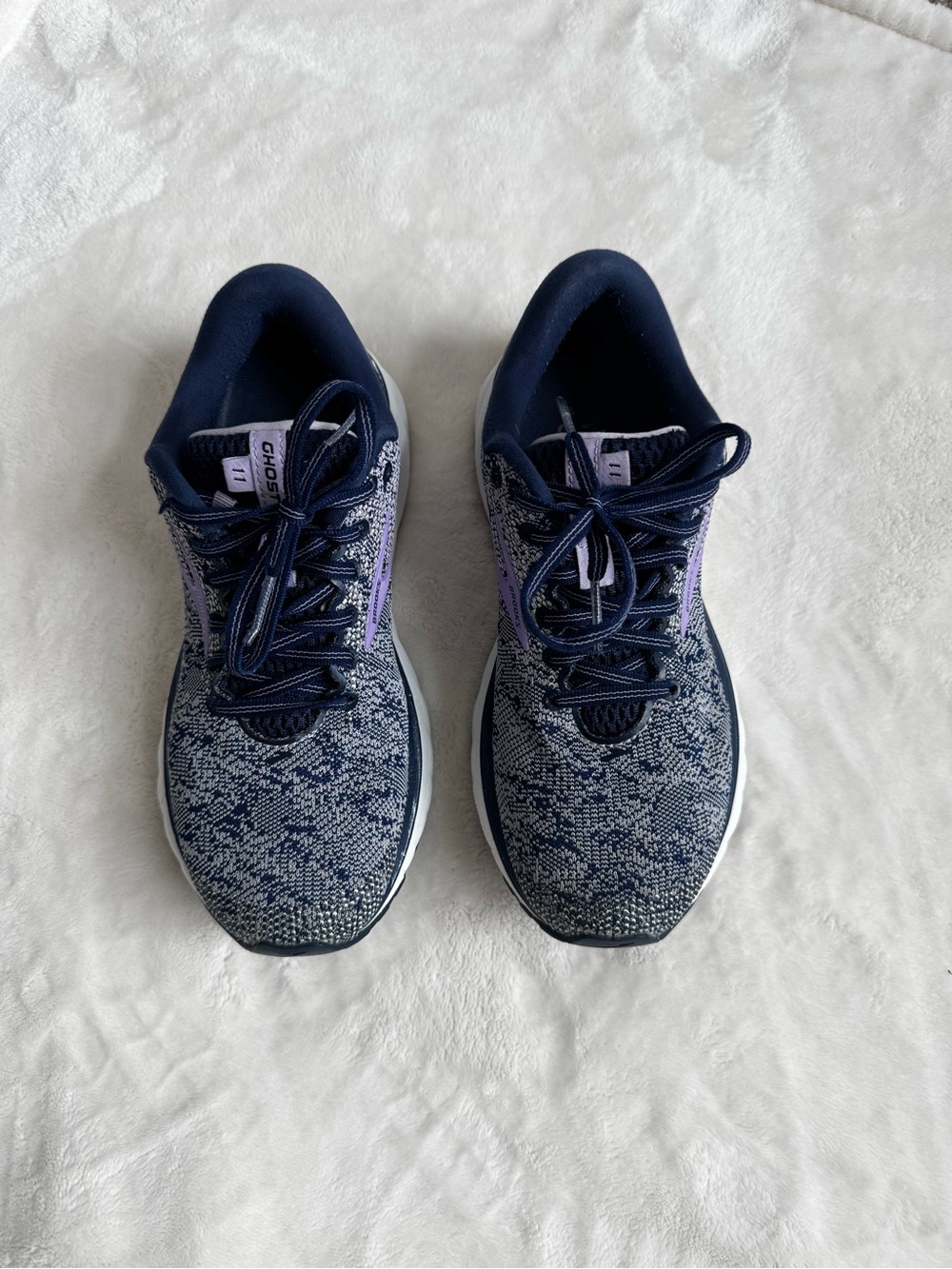 Brooks Women’s Navy and Light Purple Lace-Up Running Sneakers